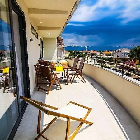 16428a Apartamento Nin